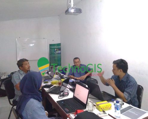 Pelatihan QuantumGIS Tingkat Lanjut PDAM Tirtanadi Medan di TechnoGIS Indonesia tahun 2018