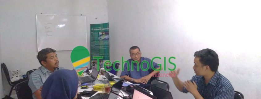 Pelatihan QuantumGIS Tingkat Lanjut PDAM Tirtanadi Medan di TechnoGIS Indonesia tahun 2018