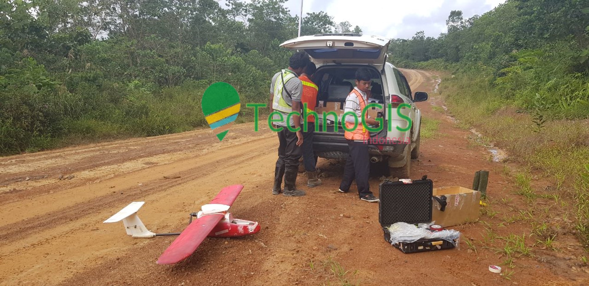 Pemetaan lahan seluas 5000 ha dilakukan selama 1 minggu lapangan dan 2 4 minggu pemrosesan studio hasil yang di peroleh dari pemrosesan ini adalah peta