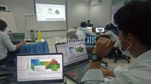 pelatihan web gis